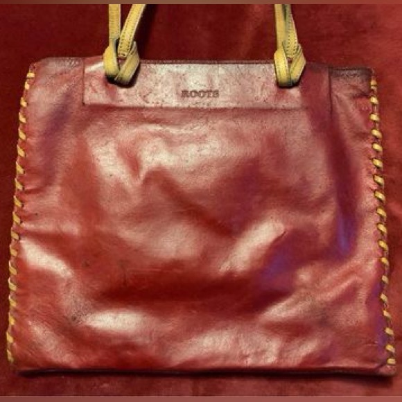 Vintage Roots Shoulder Bag Red with Whipstitch - Picture 2 of 4